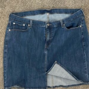 22w Levi’s Skirt
